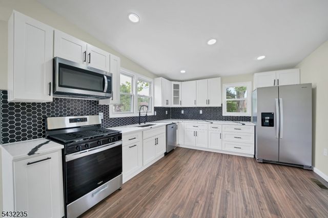 171 Myrtle St, Franklin Twp., NJ 08873