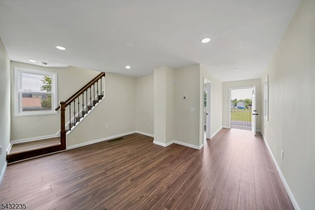 171 Myrtle St, Franklin Twp., NJ 08873