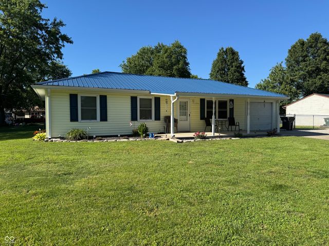 156 Hitchcock Drive, Hope, IN 47246