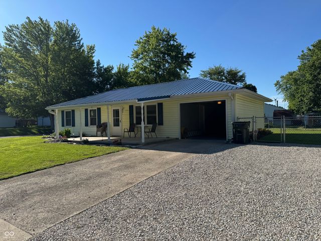 156 Hitchcock Drive, Hope, IN 47246