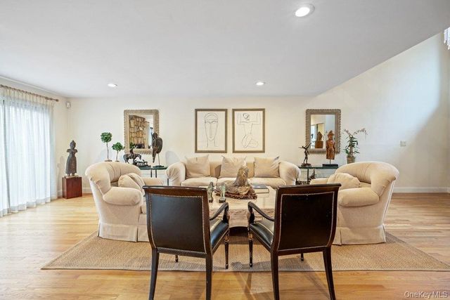 230 Hamlet Drive, Jericho, NY 11753