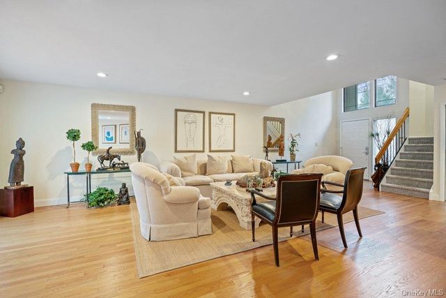 230 Hamlet Drive, Jericho, NY 11753