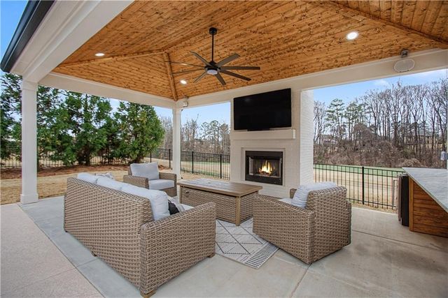 824 Low Falls Court, Jefferson, GA 30549