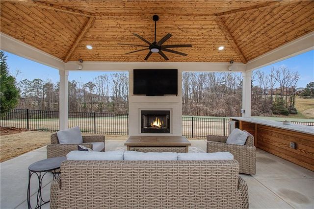 824 Low Falls Court, Jefferson, GA 30549