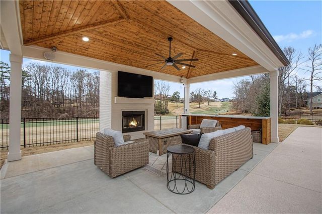 824 Low Falls Court, Jefferson, GA 30549