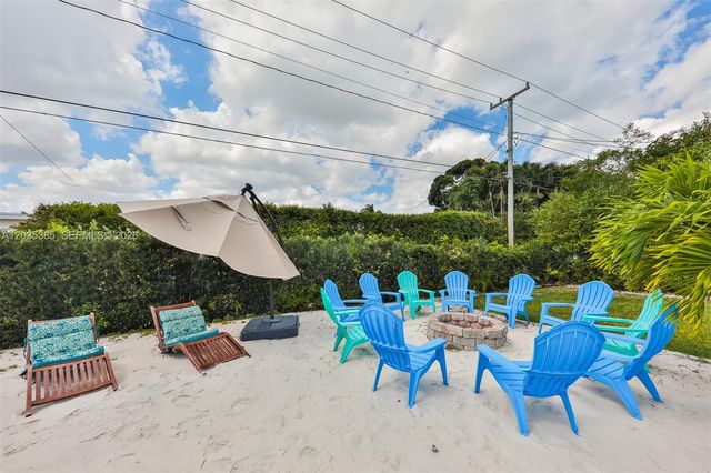 614 S Crescent Drive, Hollywood, FL 33021