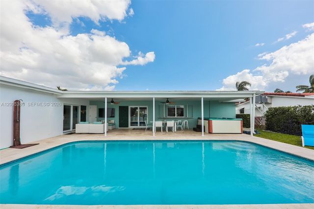 614 S Crescent Drive, Hollywood, FL 33021