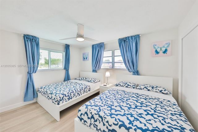 614 S Crescent Drive, Hollywood, FL 33021