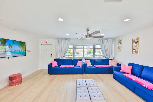 614 S Crescent Drive, Hollywood, FL 33021