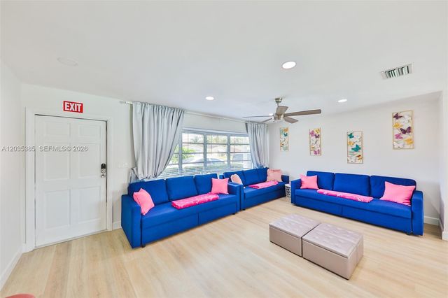 614 S Crescent Drive, Hollywood, FL 33021