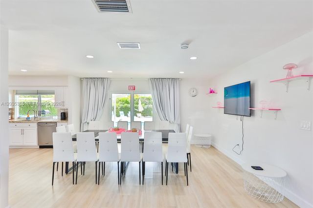 614 S Crescent Drive, Hollywood, FL 33021
