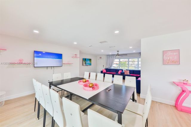 614 S Crescent Drive, Hollywood, FL 33021