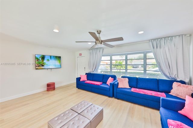 614 S Crescent Drive, Hollywood, FL 33021