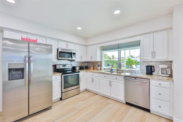 614 S Crescent Drive, Hollywood, FL 33021