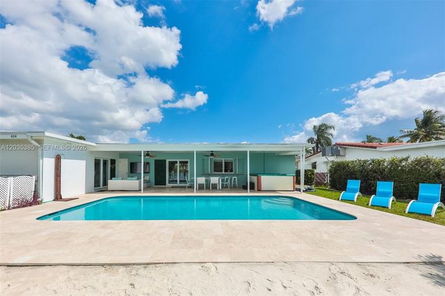 614 S Crescent Drive, Hollywood, FL 33021