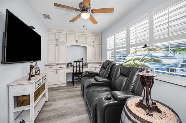 5216 81ST STREET N 5, St Petersburg, FL 33709