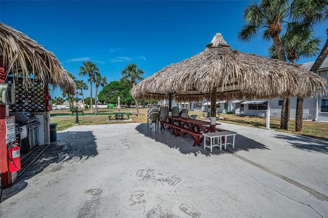 5216 81ST STREET N 5, St Petersburg, FL 33709
