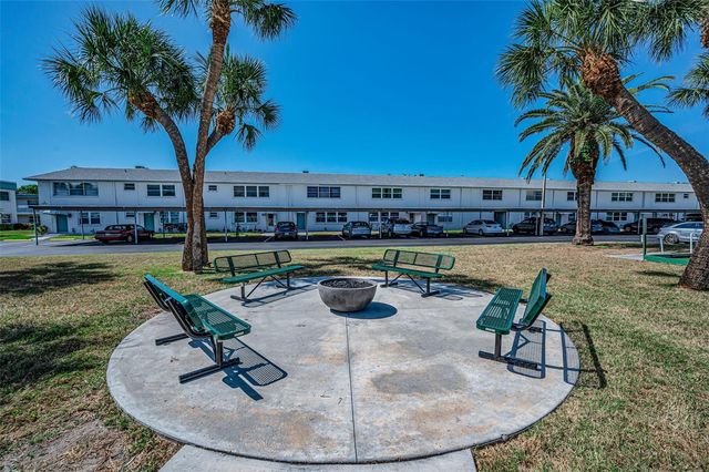 5216 81ST STREET N 5, St Petersburg, FL 33709