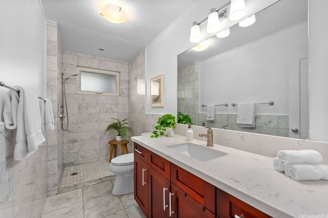 1081 Makaiwa Street, Honolulu, HI 96816