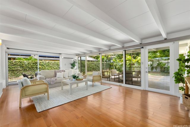 1081 Makaiwa Street, Honolulu, HI 96816