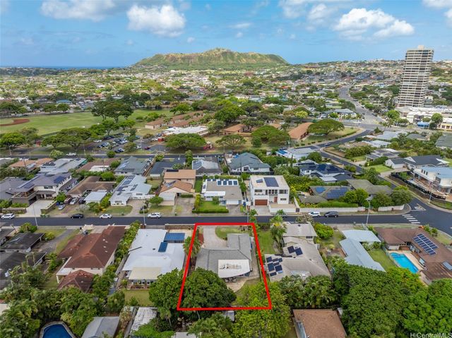 1081 Makaiwa Street, Honolulu, HI 96816