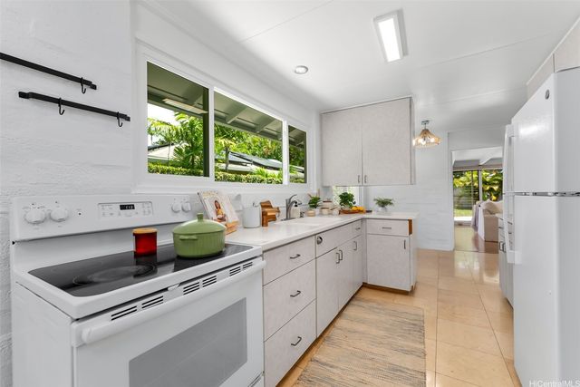 1081 Makaiwa Street, Honolulu, HI 96816
