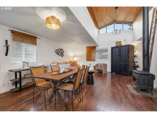 111 S DOLPHIN St, Rockaway Beach, OR 97136