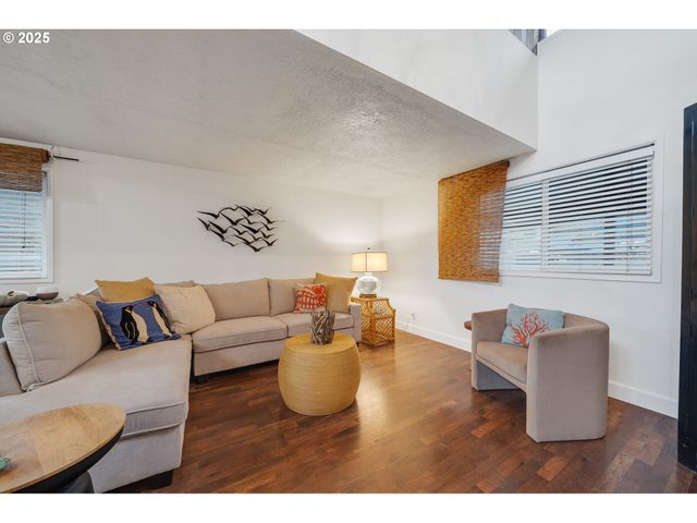 111 S DOLPHIN St, Rockaway Beach, OR 97136