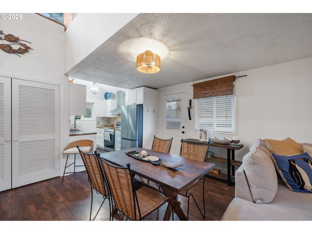 111 S DOLPHIN St, Rockaway Beach, OR 97136