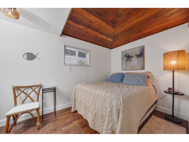 111 S DOLPHIN St, Rockaway Beach, OR 97136