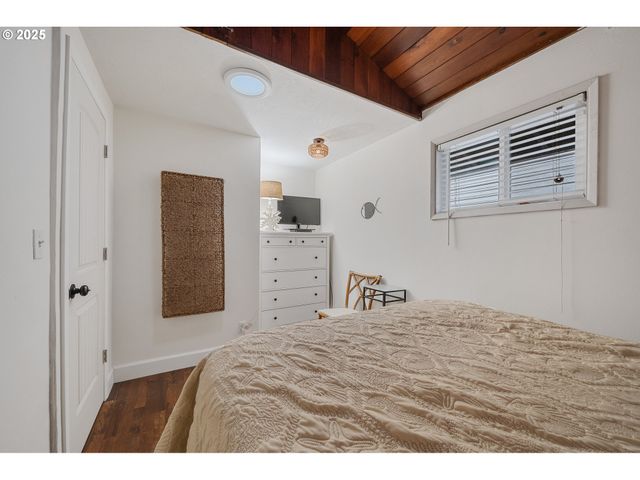 111 S DOLPHIN St, Rockaway Beach, OR 97136