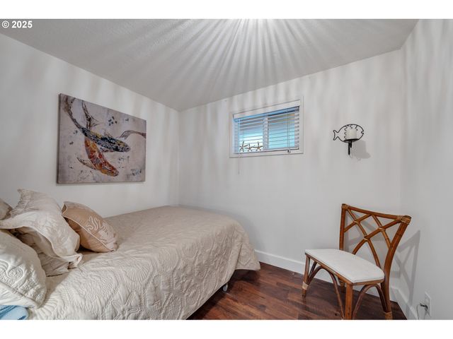 111 S DOLPHIN St, Rockaway Beach, OR 97136