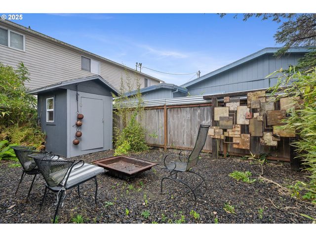111 S DOLPHIN St, Rockaway Beach, OR 97136