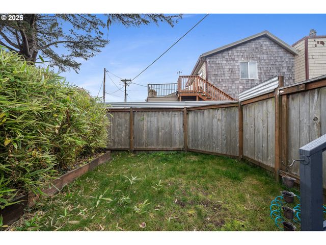 111 S DOLPHIN St, Rockaway Beach, OR 97136