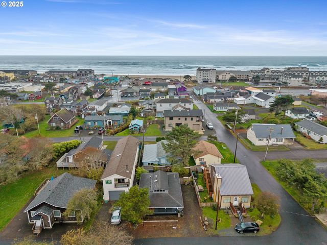 111 S DOLPHIN St, Rockaway Beach, OR 97136