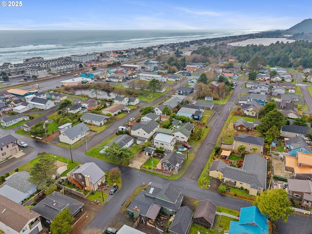 111 S DOLPHIN St, Rockaway Beach, OR 97136