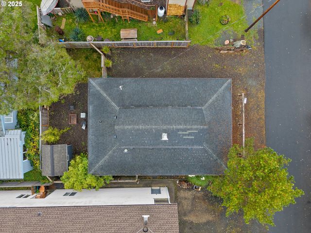 111 S DOLPHIN St, Rockaway Beach, OR 97136