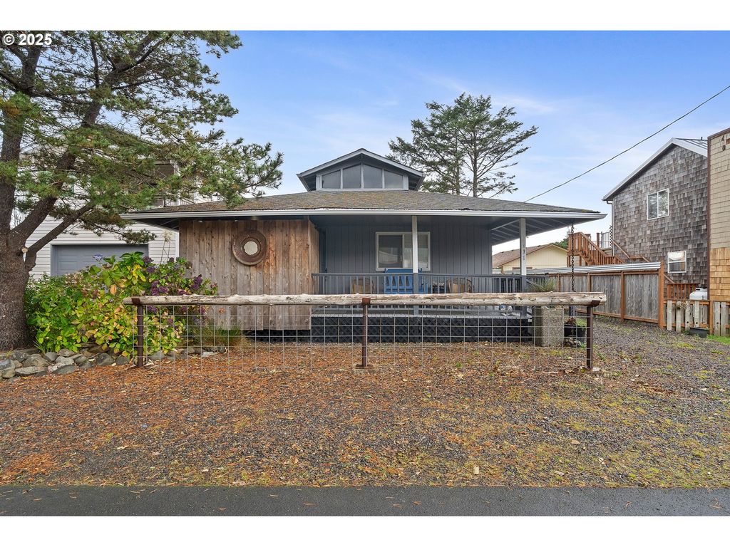 111 S DOLPHIN St, Rockaway Beach, OR 97136
