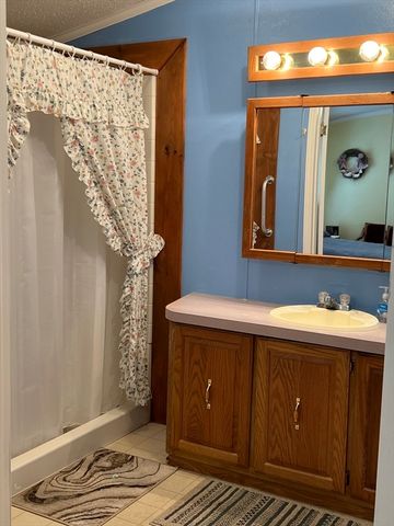 56 Park Ave, Sturbridge, MA 01566