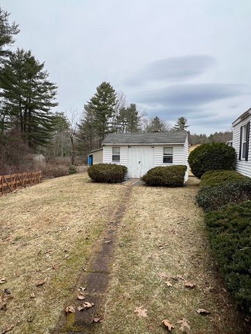 56 Park Ave, Sturbridge, MA 01566