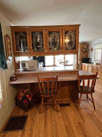 56 Park Ave, Sturbridge, MA 01566