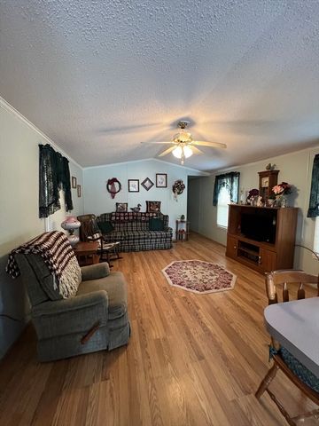 56 Park Ave, Sturbridge, MA 01566