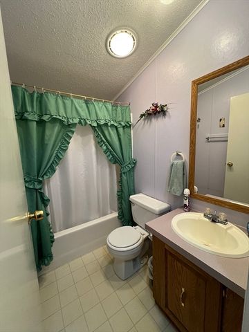 56 Park Ave, Sturbridge, MA 01566