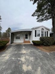 56 Park Ave, Sturbridge, MA 01566
