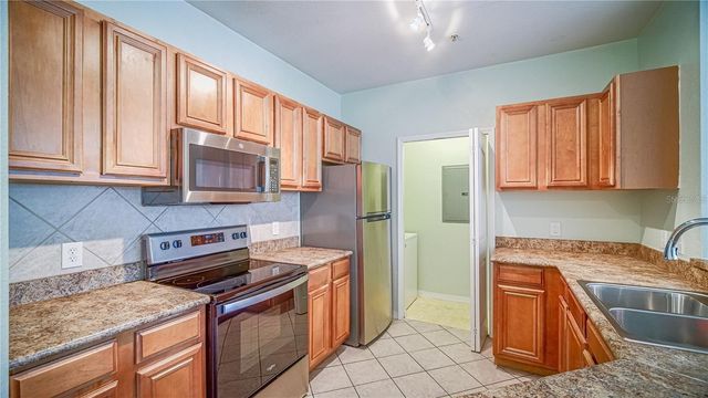6157 METROWEST BOULEVARD 207, Orlando, FL 32835