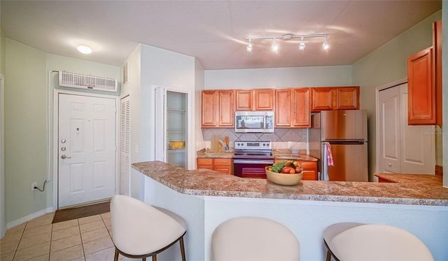 6157 METROWEST BOULEVARD 207, Orlando, FL 32835