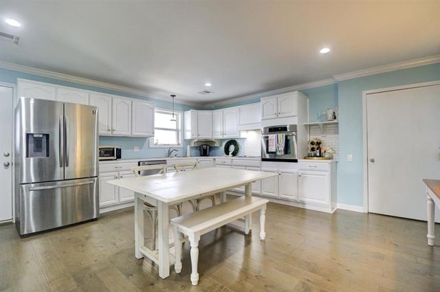 9482 Big Lake Road, Lake Charles, LA 70605