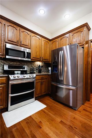 4912 Corinth Drive, St Joseph, MO 64506