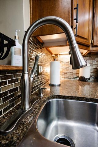 4912 Corinth Drive, St Joseph, MO 64506