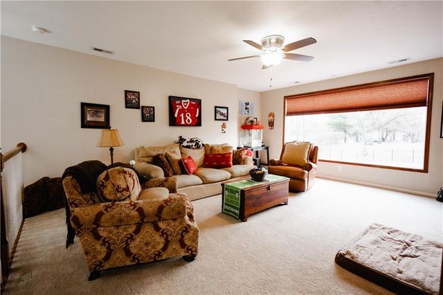 4912 Corinth Drive, St Joseph, MO 64506